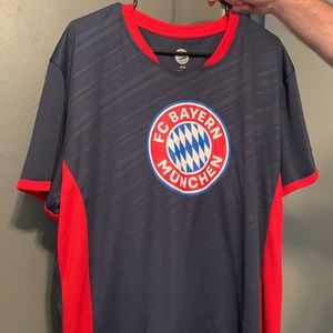 FC Bayern Munchen Official Soccer Shirt Munich Germany Men’s SZ XL Navy Red